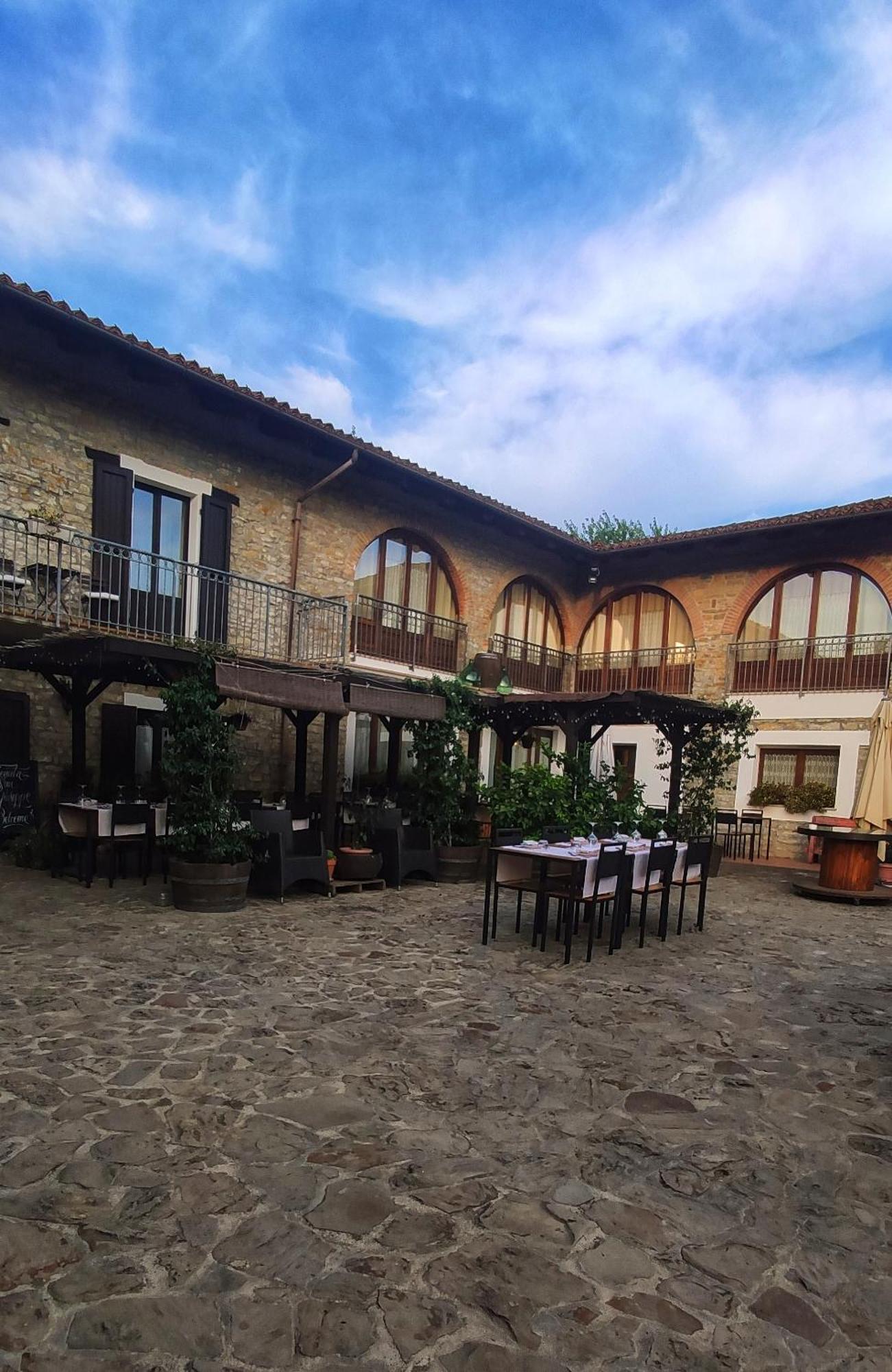 Agriturismo Tenuta San Giuseppe Cossano Belbo Exteriör bild