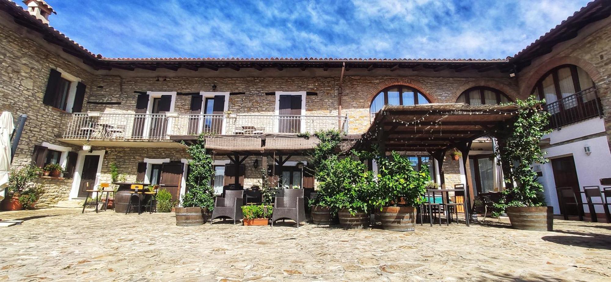 Agriturismo Tenuta San Giuseppe Cossano Belbo Exteriör bild