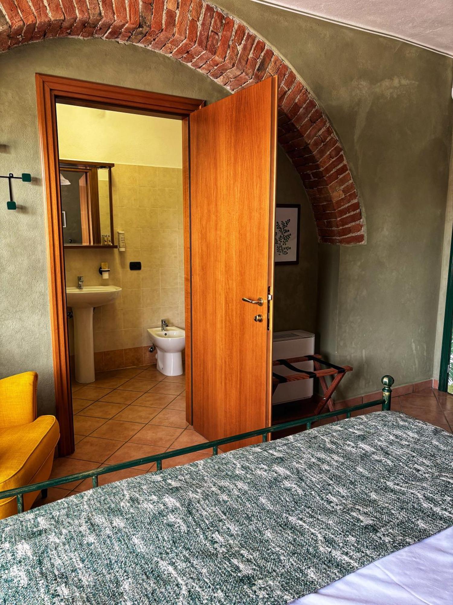 Agriturismo Tenuta San Giuseppe Cossano Belbo Exteriör bild